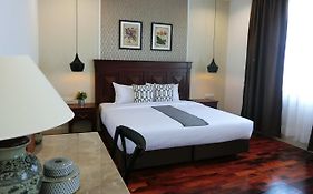Bloom Boutique Hotel & Cafe